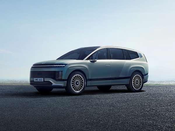 Hyundai IONIQ 9 car in silver parked on the coastline